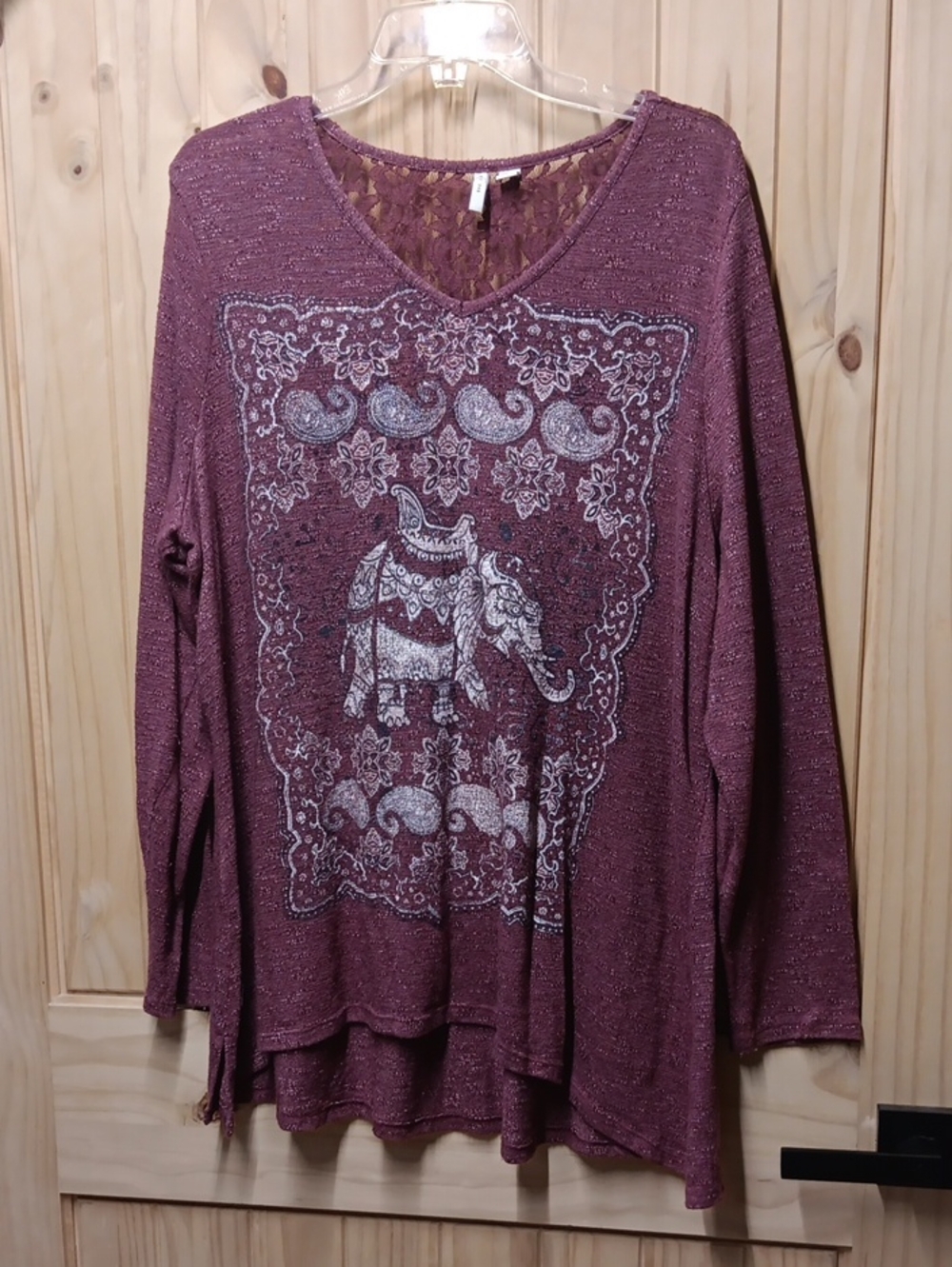 Est 1946 Women's V-Neck Elephant Print Long-Sleeve Top - Plum EUC